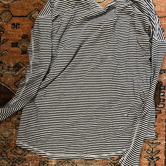 Lululemon flip your dog long sleeve - Picture 5 of 5